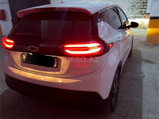 Chevrolet Bolt-4