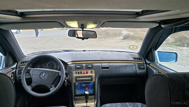 Mercedes E 280 1996, 398,800 km - 2.8 l - Sumqayıt