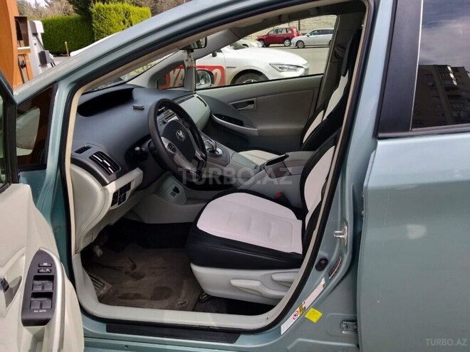 Toyota Prius 2015, 268,000 km - 1.8 л - Bakı
