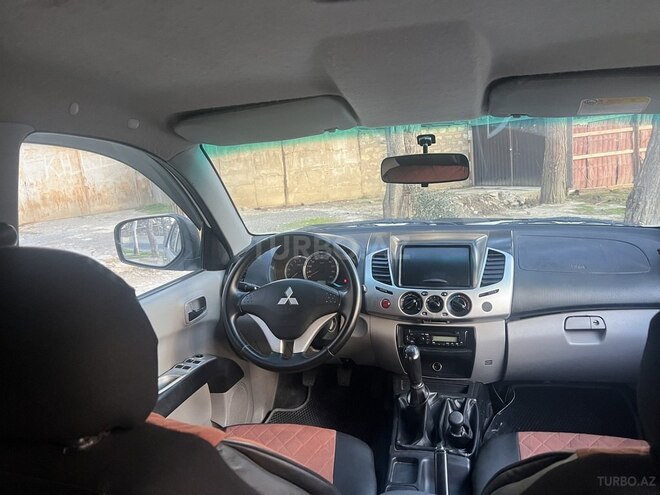 Mitsubishi L200 2014, 301,000 km - 2.5 l - Bakı