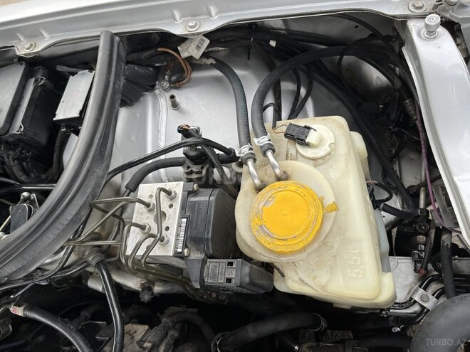 Mercedes E 240 1998, 339,850 km - 2.4 l - Qazax