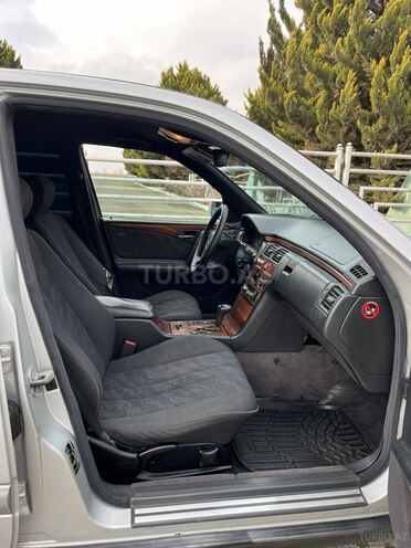 Mercedes E 240 1998, 339,850 km - 2.4 l - Qazax