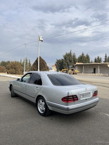 Mercedes E 240 1998, 339,850 km - 2.4 l - Qazax