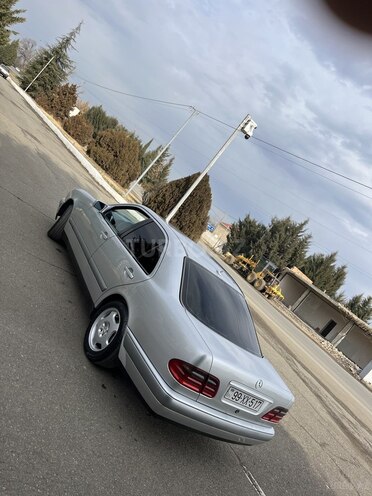Mercedes E 240 1998, 339,850 km - 2.4 l - Qazax