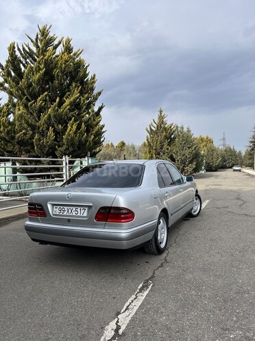 Mercedes E 240 1998, 339,850 km - 2.4 l - Qazax
