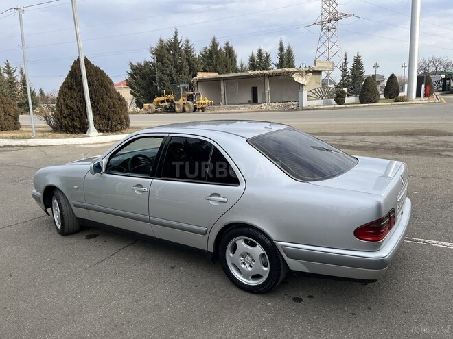 Mercedes E 240 1998, 339,850 km - 2.4 l - Qazax