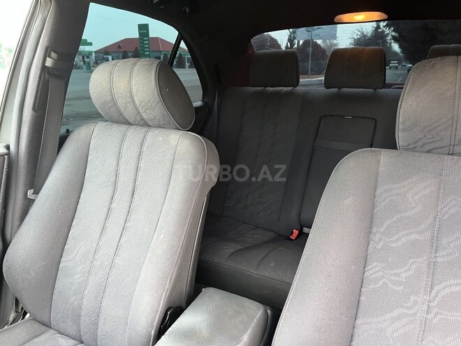 Mercedes E 240 1998, 339,850 km - 2.4 l - Qazax