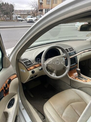 Mercedes E 350-7