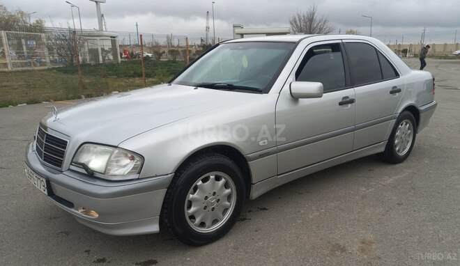 Mercedes C 200 2000, 267,300 km - 2.0 l - Bakı