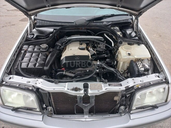 Mercedes C 200 2000, 267,300 km - 2.0 l - Bakı