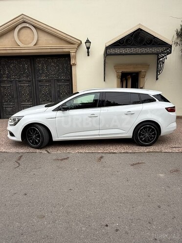 Renault Megane-6
