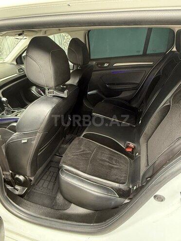 Renault Megane-10