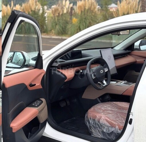 Changan Qiyuan A05 2025, 27,000 km - 1.5 л - Bakı