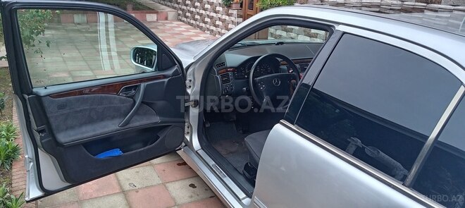 Mercedes E 280 1999, 272,000 km - 2.8 l - Lənkəran