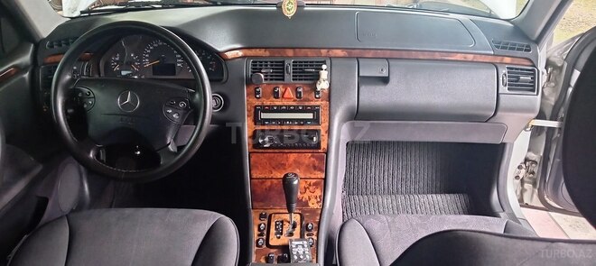 Mercedes E 280 1999, 272,000 km - 2.8 l - Lənkəran