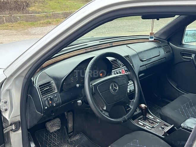 Mercedes C 220 1998, 325,000 km - 2.2 л - Xudat