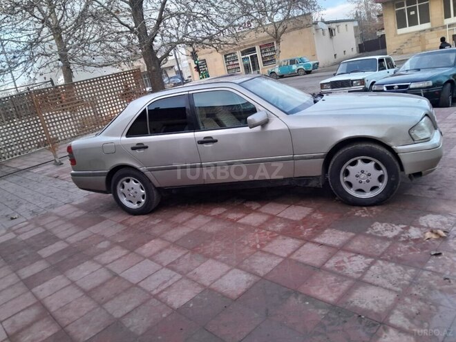 Mercedes C 180 1995, 325,465 km - 1.8 л - Qazax