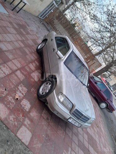 Mercedes C 180 1995, 325,465 km - 1.8 л - Qazax