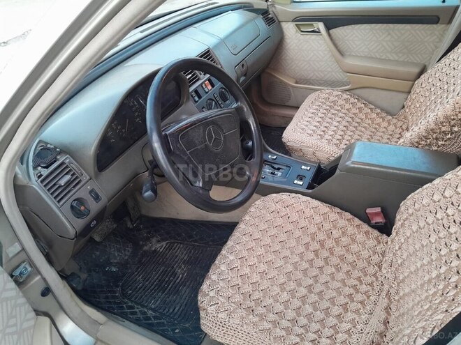 Mercedes C 180 1995, 325,465 km - 1.8 л - Qazax