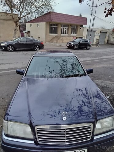 Mercedes C 180 1995, 329,632 km - 1.8 l - Qazax