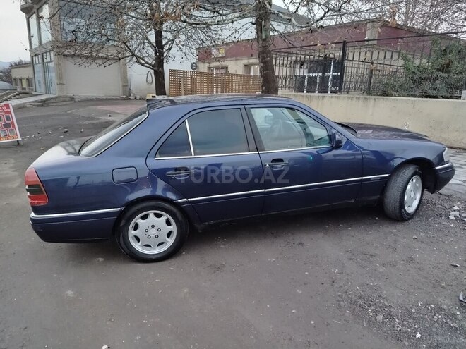 Mercedes C 180 1995, 329,632 km - 1.8 l - Qazax