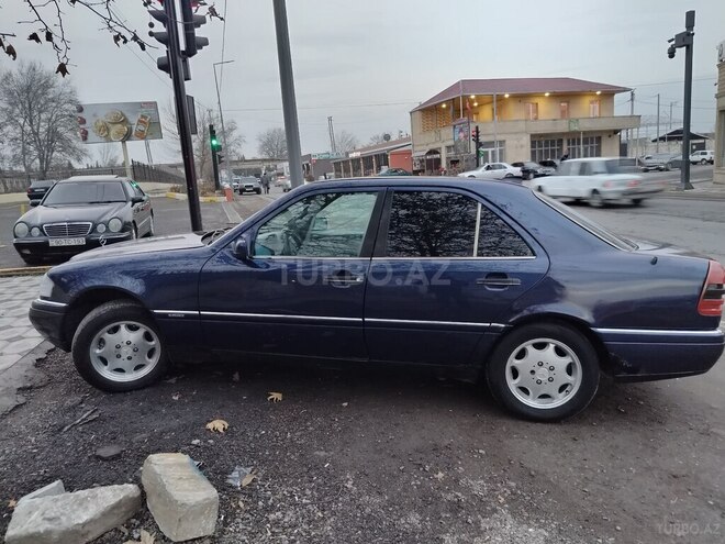 Mercedes C 180 1995, 329,632 km - 1.8 l - Qazax