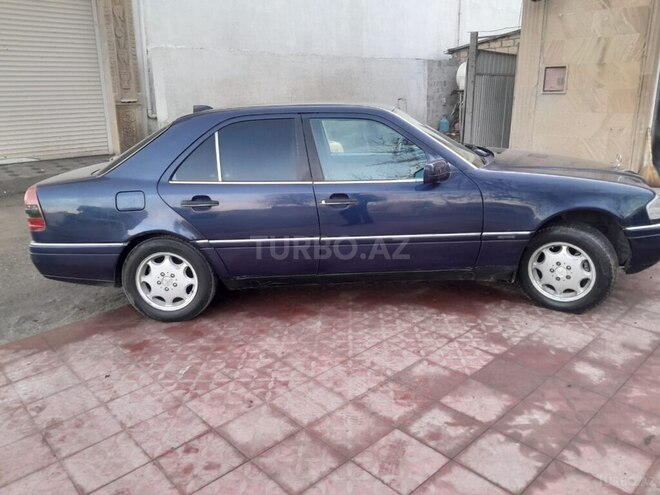 Mercedes C 180 1995, 329,632 km - 1.8 l - Qazax