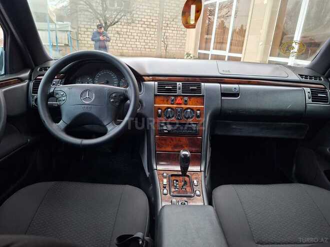 Mercedes E 240 2000, 214,583 km - 2.4 l - Qazax