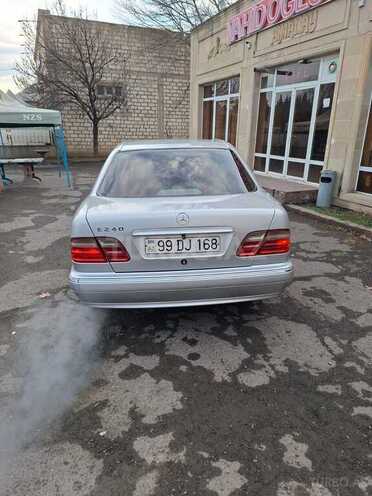 Mercedes E 240 2000, 214,583 km - 2.4 l - Qazax