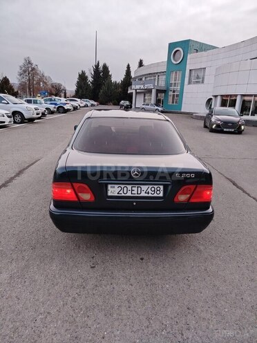 Mercedes E 200 1996, 520,000 km - 2.0 л - Qazax