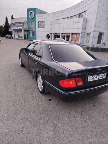 Mercedes E 200 1996, 520,000 km - 2.0 л - Qazax