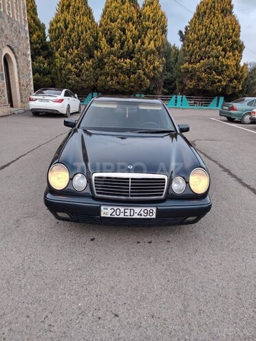 Mercedes E 200 1996, 520,000 km - 2.0 л - Qazax