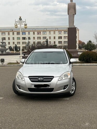 Kia Ceed 2007, 280,000 km - 1.4 l - Ucar