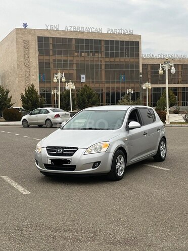 Kia Ceed 2007, 280,000 km - 1.4 l - Ucar