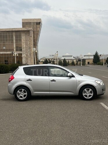Kia Ceed 2007, 280,000 km - 1.4 l - Ucar