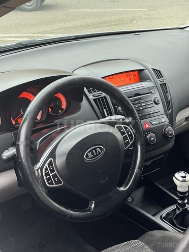 Kia Ceed 2007, 280,000 km - 1.4 l - Ucar