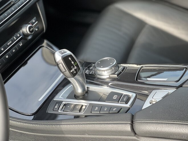BMW 520 2015, 130,000 km - 2.0 l - Bakı