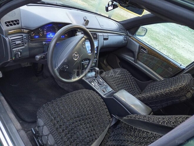 Mercedes E 320 1998, 150,000 km - 3.2 l - Bakı