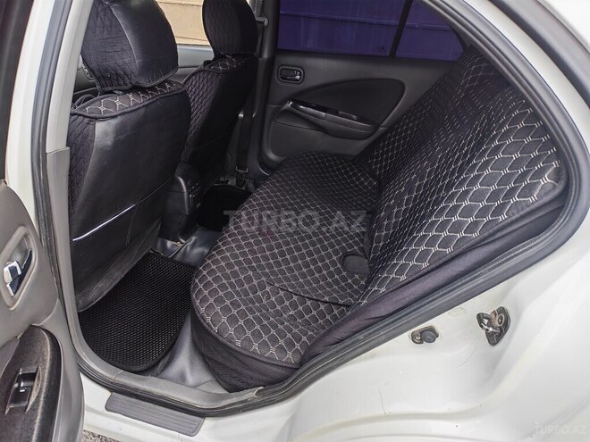 Nissan Sunny 2011, 470,000 km - 1.5 l - Naftalan