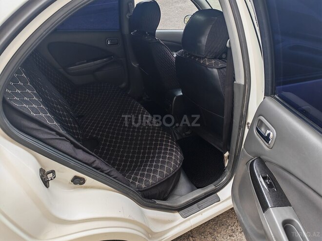 Nissan Sunny 2011, 470,000 km - 1.5 l - Naftalan