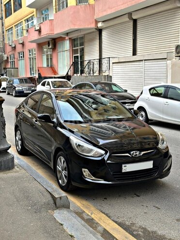 Hyundai Accent 2011, 220,000 km - 1.6 l - Bakı