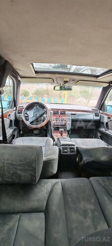 Mercedes E 240 1998, 350,000 km - 2.4 l - Salyan