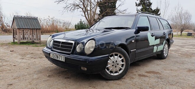 Mercedes E 240 1998, 350,000 km - 2.4 l - Salyan
