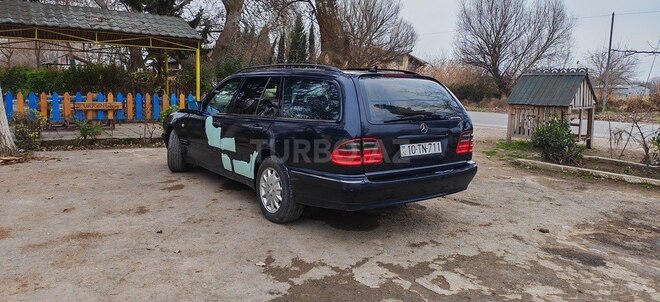 Mercedes E 240 1998, 350,000 km - 2.4 l - Salyan