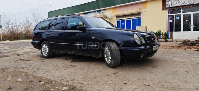 Mercedes E 240 1998, 350,000 km - 2.4 l - Salyan