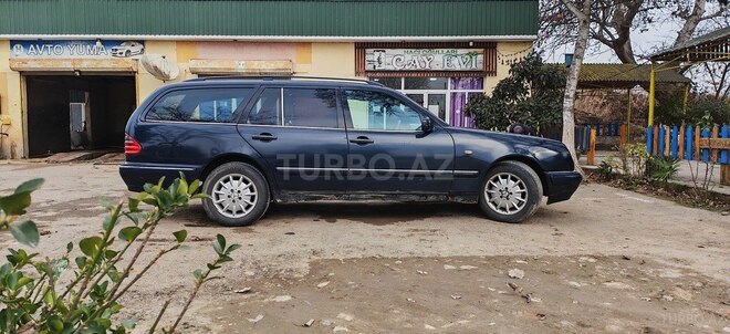 Mercedes E 240 1998, 350,000 km - 2.4 l - Salyan