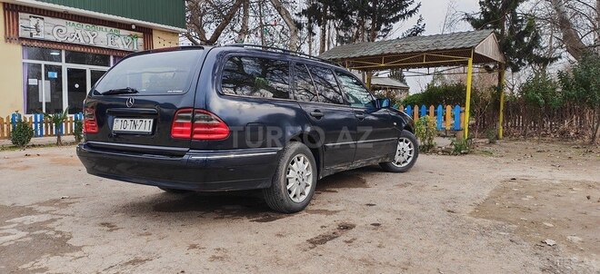 Mercedes E 240 1998, 350,000 km - 2.4 l - Salyan