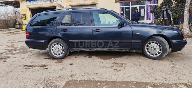Mercedes E 240 1998, 350,000 km - 2.4 l - Salyan