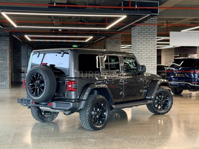 Jeep Wrangler-2