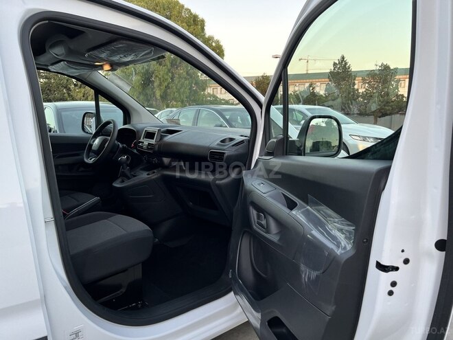 Citroen Berlingo VU-12